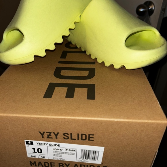 yeezy slides